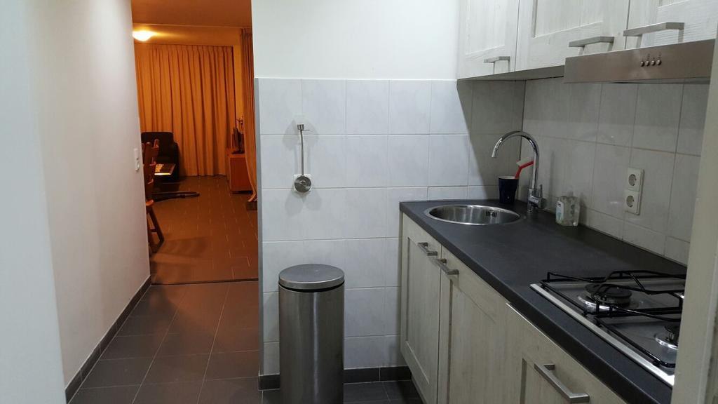 Apartment + Studios Insulinde Тилбург Стая снимка